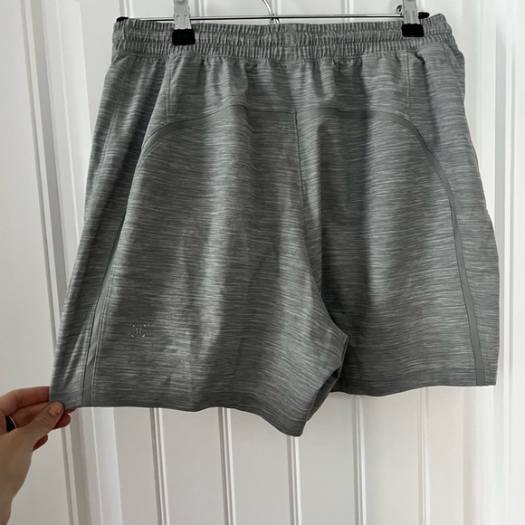 Men’s Lululemon Pace Breaker 5” Short - Picture 2 of 3